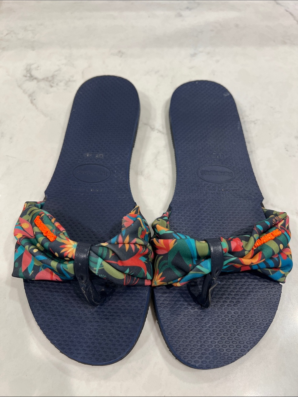 Fabric Havaianas sandals.  Navy blue with floral pattern. Size 39-40. Worn 2x.